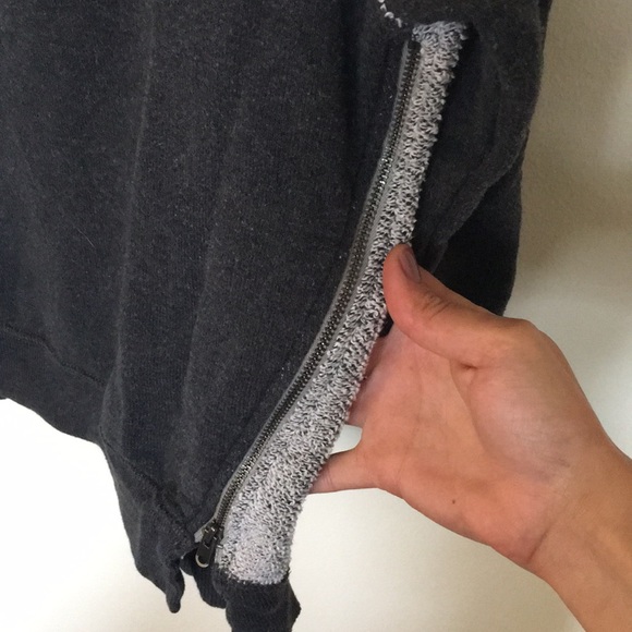 Sweater. - Picture 3 of 4